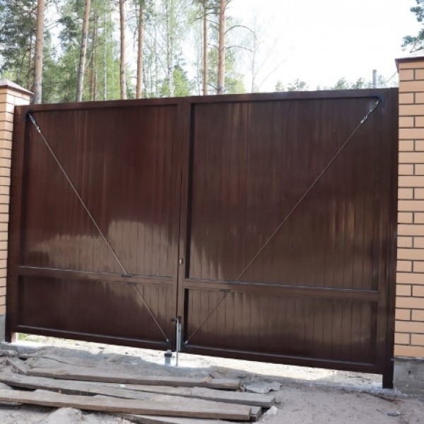 Распашные въездные ворота Prestige Алютех