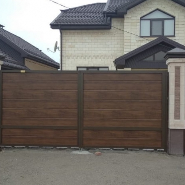 Распашные въездные ворота Prestige Алютех