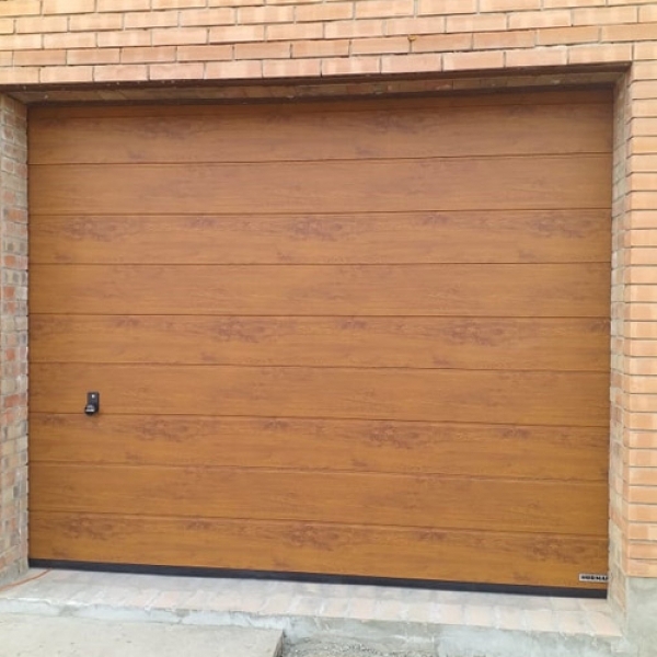 Секционные гаражные ворота Hormann LPU 42